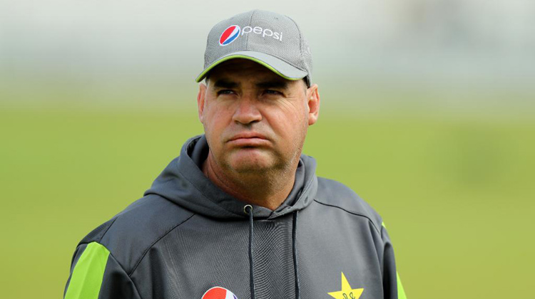 ഇന്ത്യക്കെതിരായ തോൽവി; ആത്മഹത്യ ചെയ്യാൻ തോന്നിയെന്ന് പാക് കോച്ച്